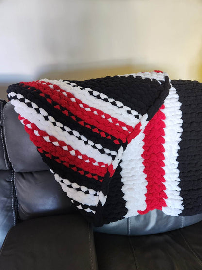 UGA: Hand-Knit Blanket (SAMPLE) A5634N