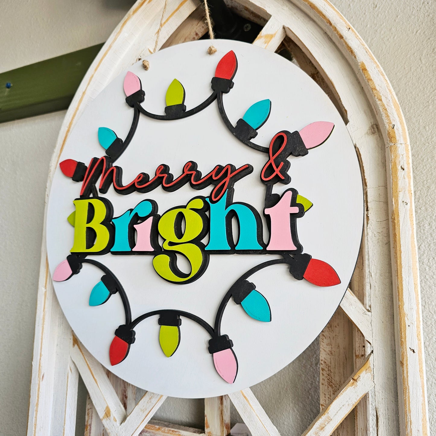 Merry and Bright A5972N: 3D round door hanger