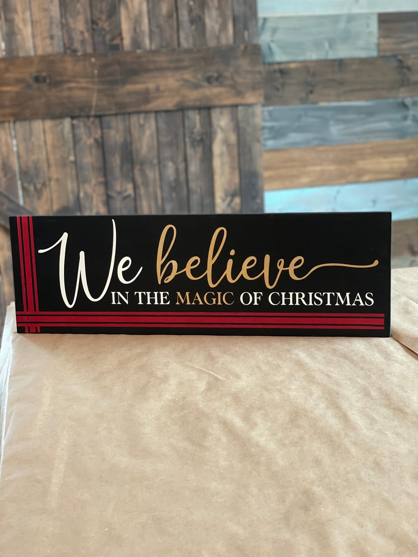 We believe in the magic of Christmas: Plank Design A1495N