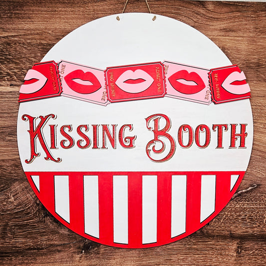 Kissing Booth: 3D round door hanger