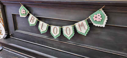 Bloom:  Banner A1799N