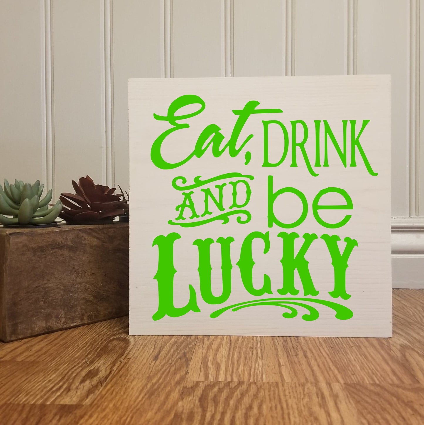 Eat, drink and be lucky: Square Design A1617N